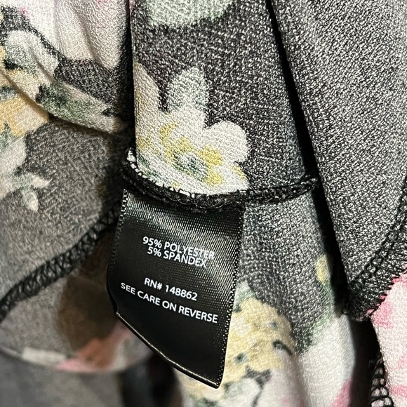 Torrid Mini Stretch Crepe Wrap Dress Black Fancy Flow Floral 2X - Picture 10 of 11